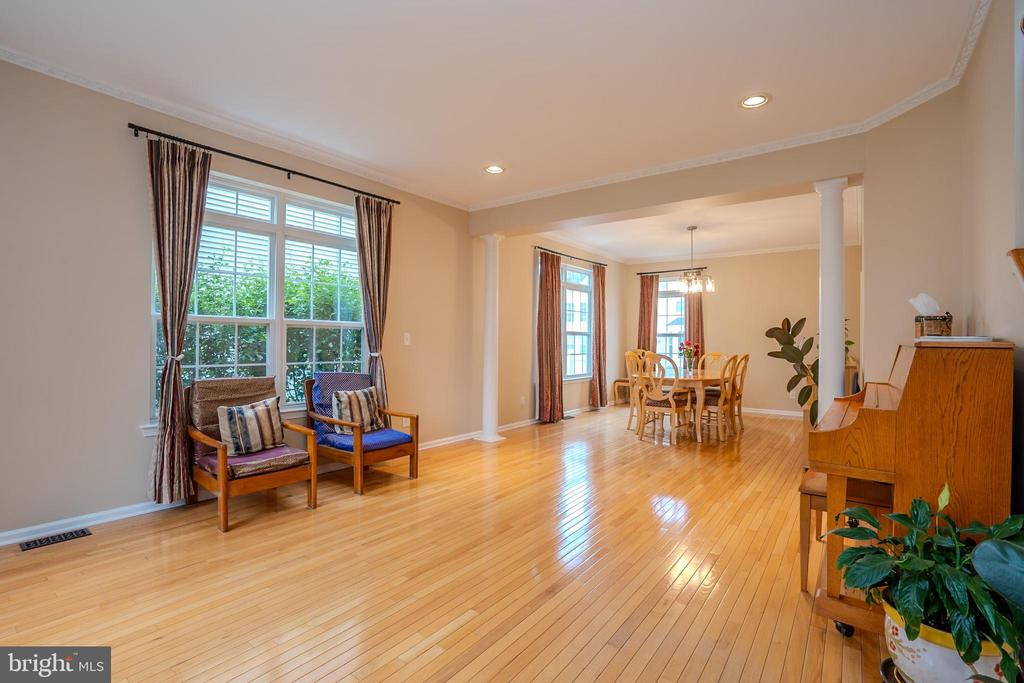 Plainsboro, New Jersey, 08536, United States, 4 Bedrooms Bedrooms, ,3 BathroomsBathrooms,Residential,For Sale,1900525