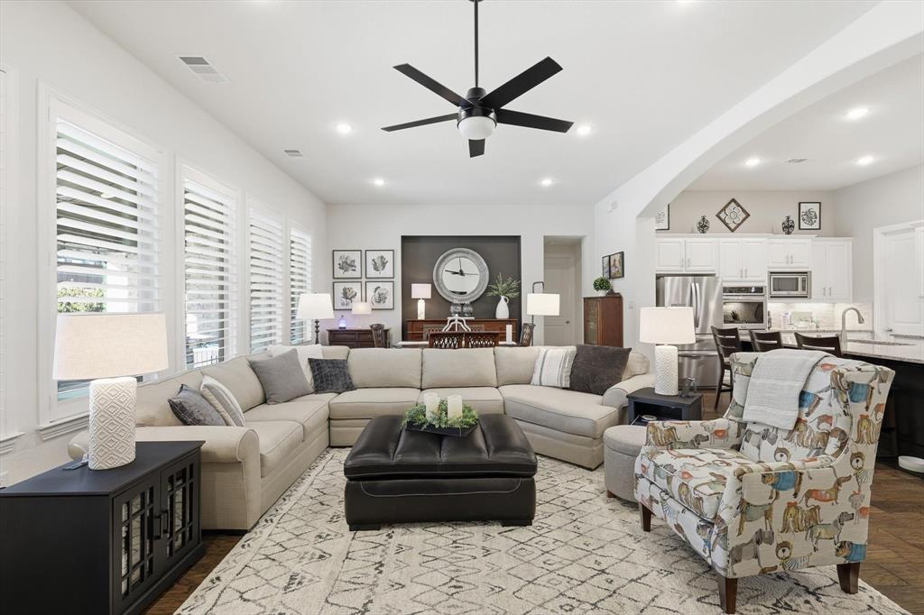 Little Elm, Texas, 75068, United States, 4 Bedrooms Bedrooms, ,4 BathroomsBathrooms,Residential,For Sale,1985757