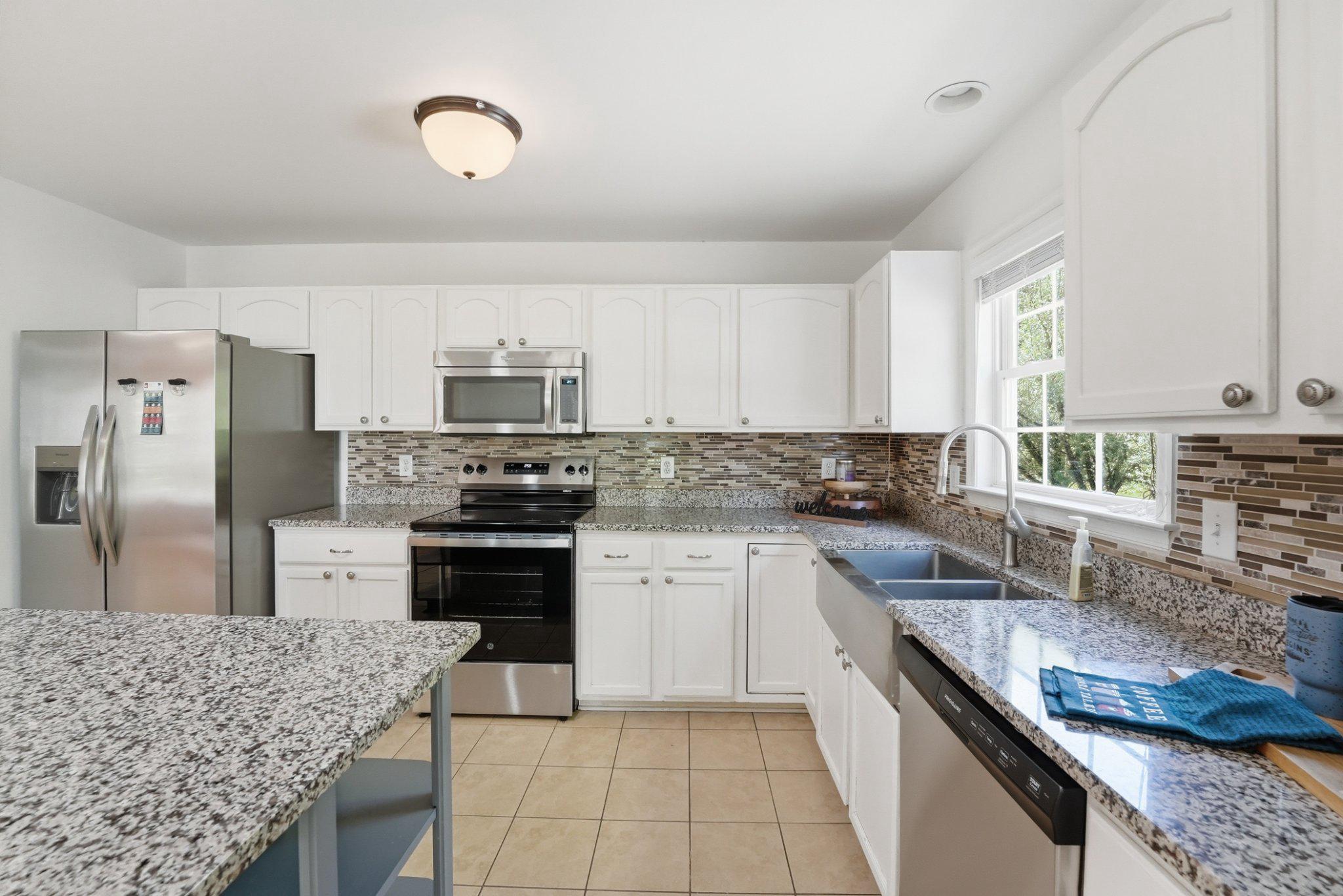 Locust Dale, Virginia, 22948, United States, 3 Bedrooms Bedrooms, ,4 BathroomsBathrooms,Residential,For Sale,1996627