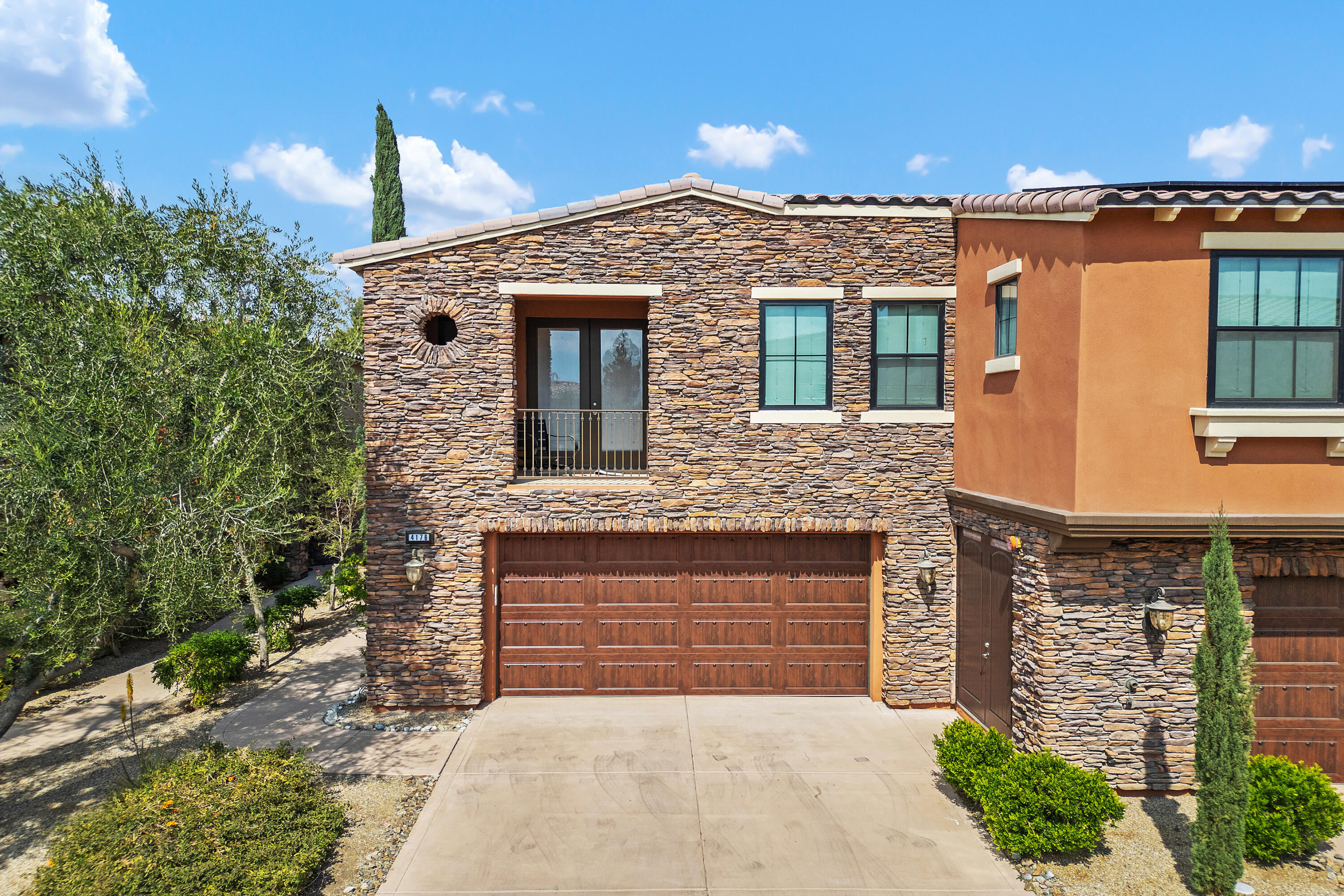 Palm Desert, California, 92260, United States, 2 Bedrooms Bedrooms, ,3 BathroomsBathrooms,Residential,For Sale,1744542