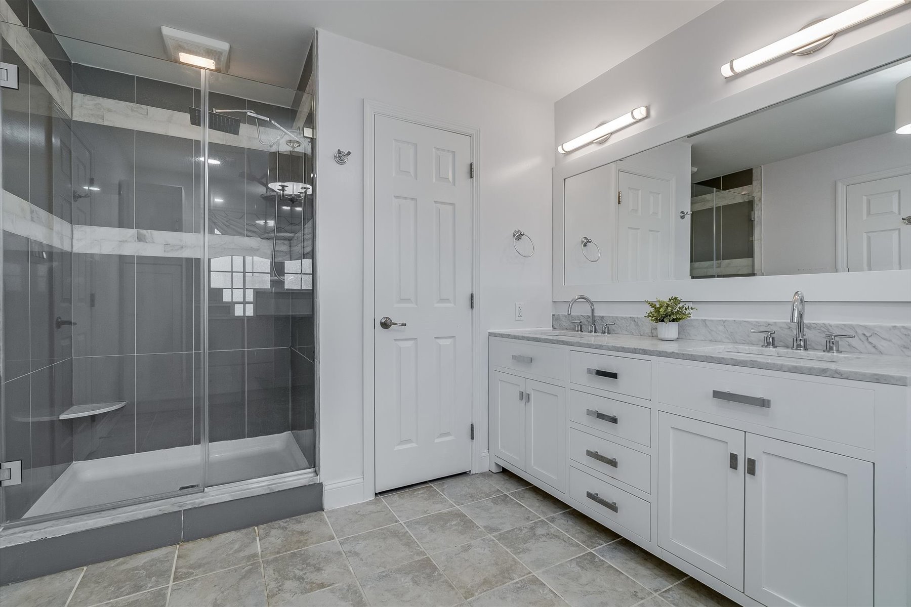  Experience Urban Luxury with this End-Unit Townhome - 物件實景