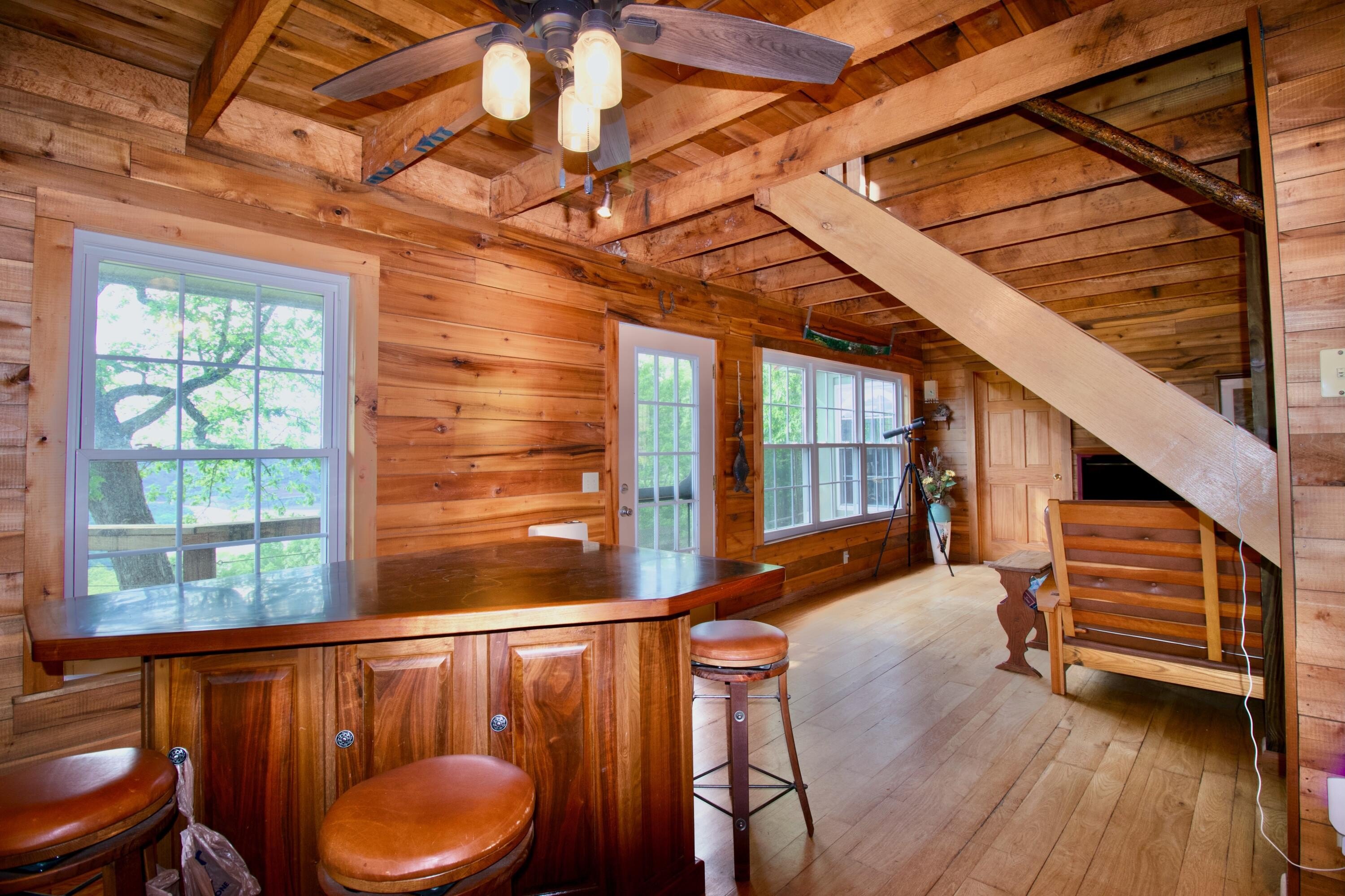 Hinton, West Virginia, 25951, United States, 3 Bedrooms Bedrooms, ,2 BathroomsBathrooms,Residential,For Sale,1847106