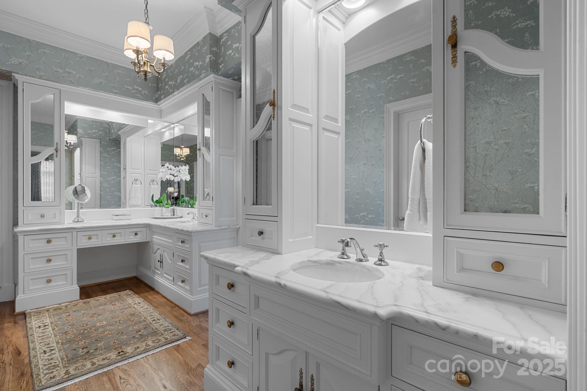 Hickory, North Carolina, 28601, United States, 4 Bedrooms Bedrooms, ,5 BathroomsBathrooms,Residential,For Sale,1942253