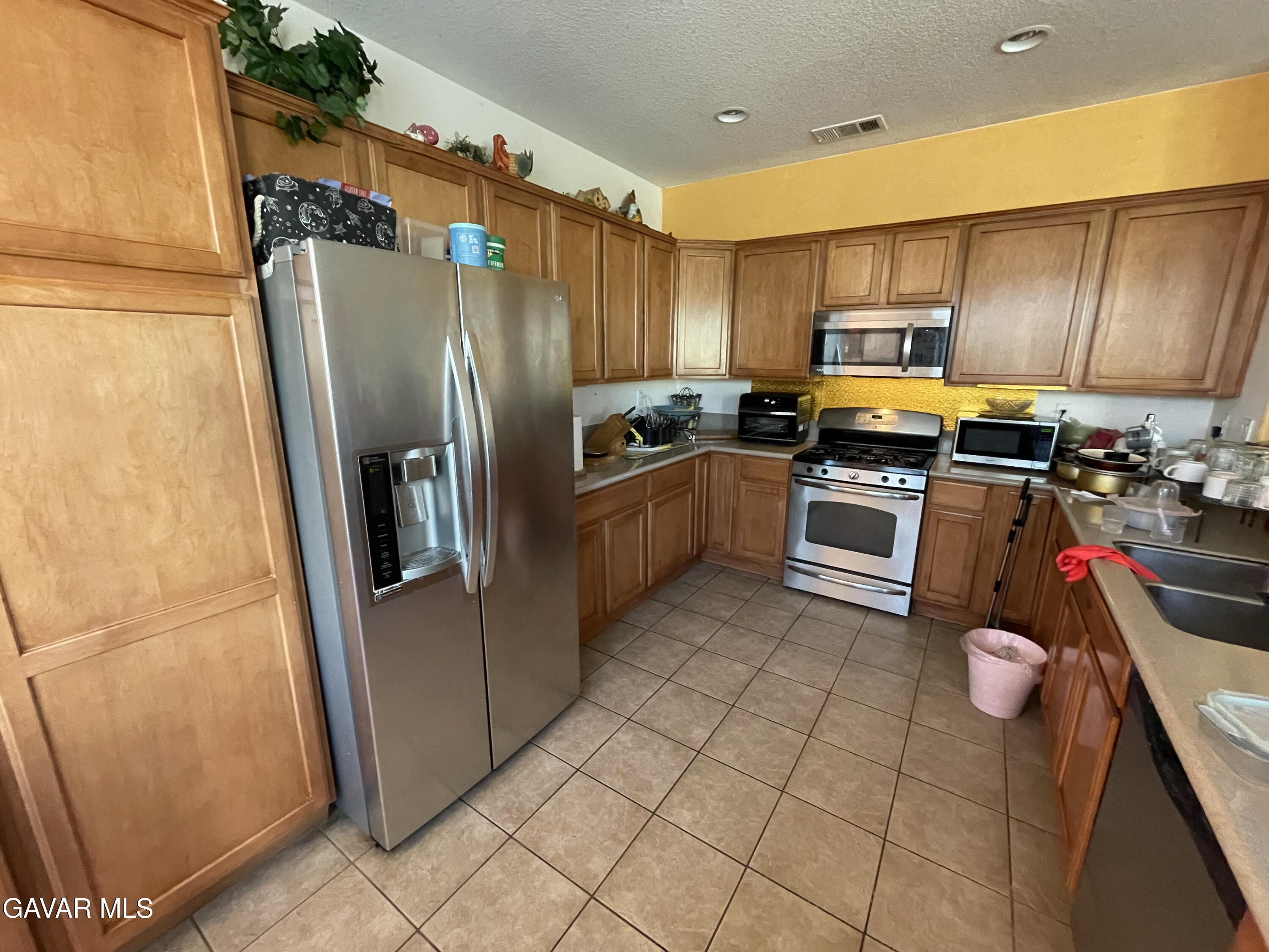 Lancaster, California, 93536, United States, 4 Bedrooms Bedrooms, ,3 BathroomsBathrooms,Residential,For Sale,2025123
