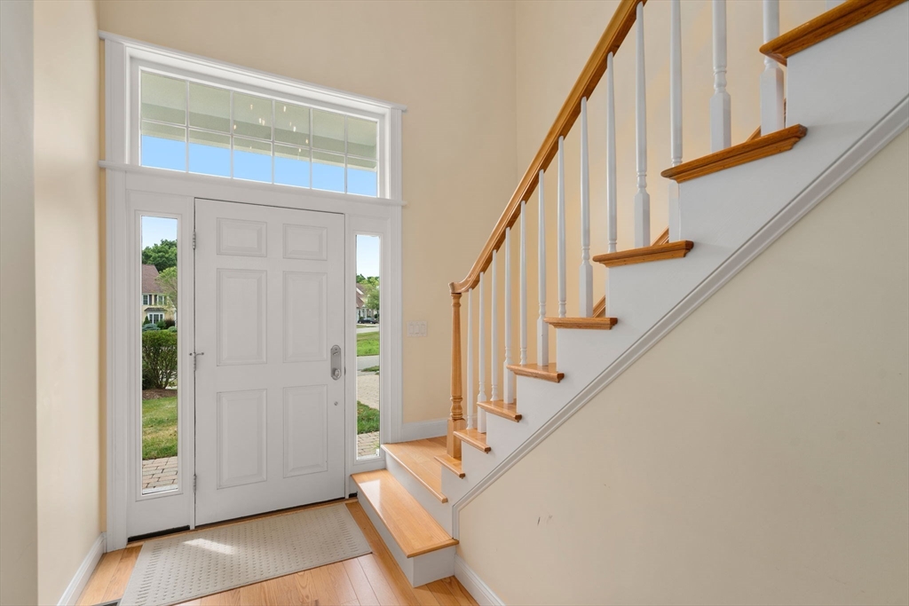 Topsfield, Massachusetts, 01983, United States, 3 Bedrooms Bedrooms, ,4 BathroomsBathrooms,Residential,For Sale,1919472