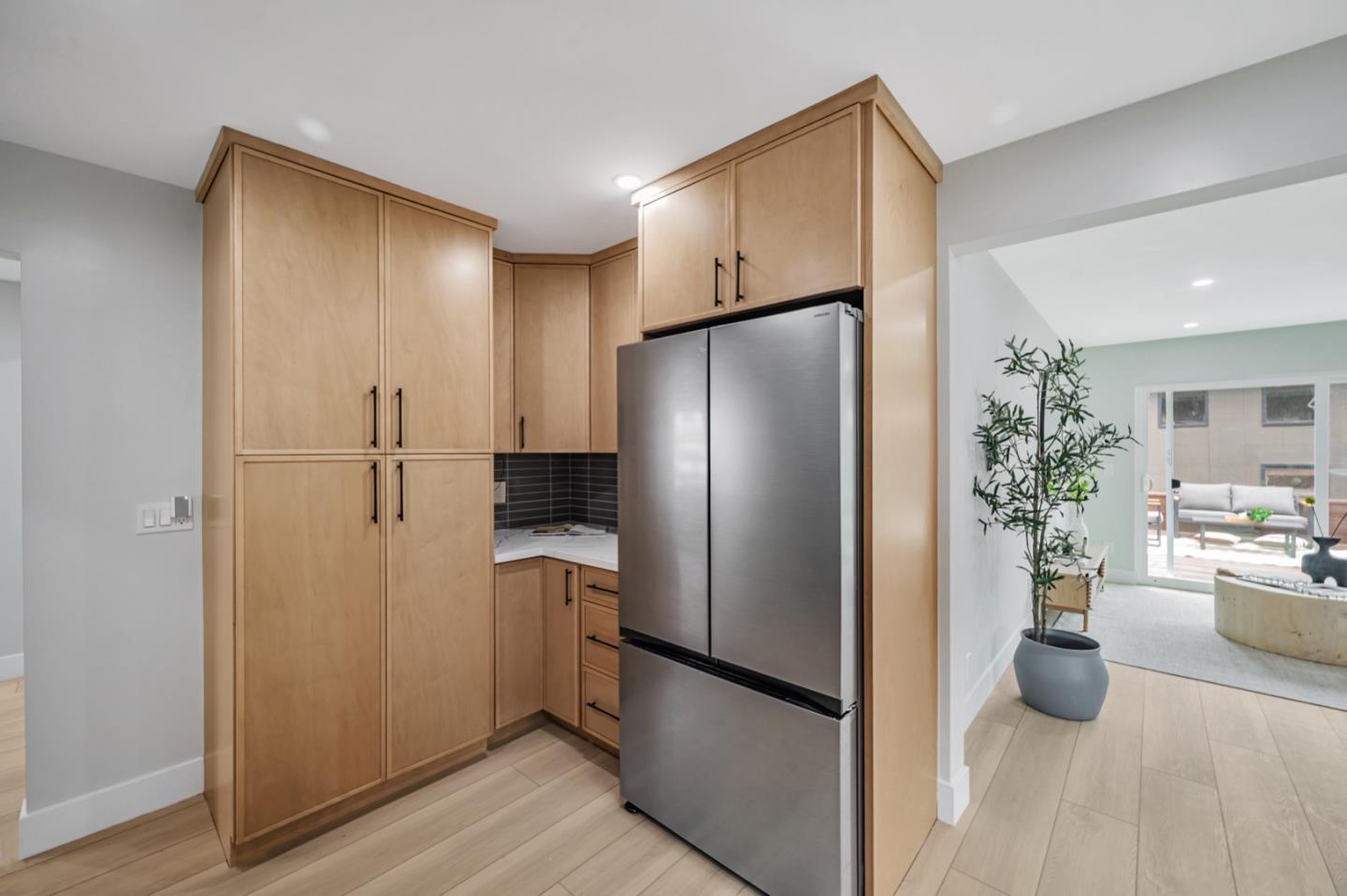 SOUTH SAN FRANCISCO, California, 94080, United States, 4 Bedrooms Bedrooms, ,3 BathroomsBathrooms,Residential,For Sale,1951079