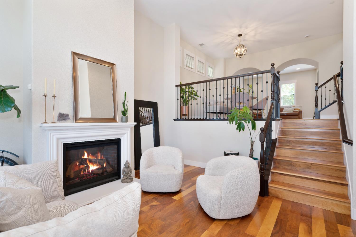 Sacramento, California, 95818, United States, 3 Bedrooms Bedrooms, ,3 BathroomsBathrooms,Residential,For Sale,1988052