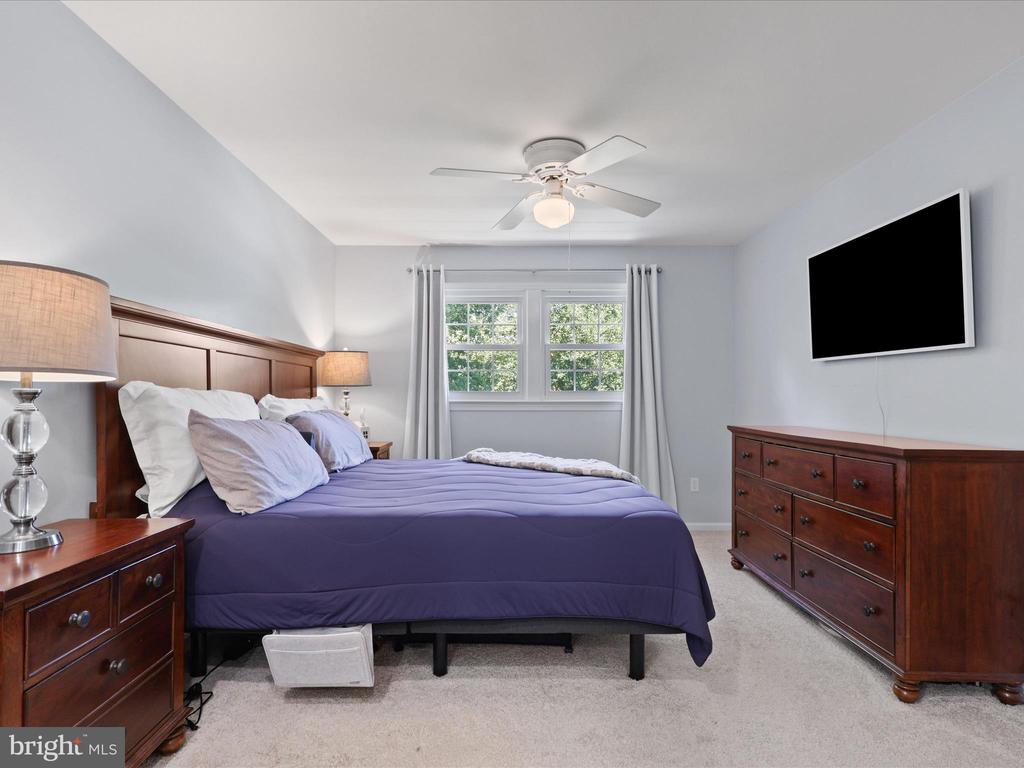 Springfield, Virginia, 22152, United States, 4 Bedrooms Bedrooms, ,3 BathroomsBathrooms,Residential,For Sale,1921904
