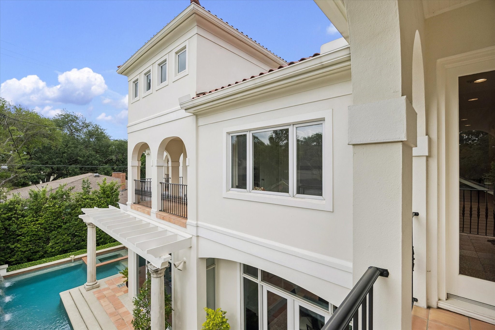  2102 Mcclendon Street - 物件實景