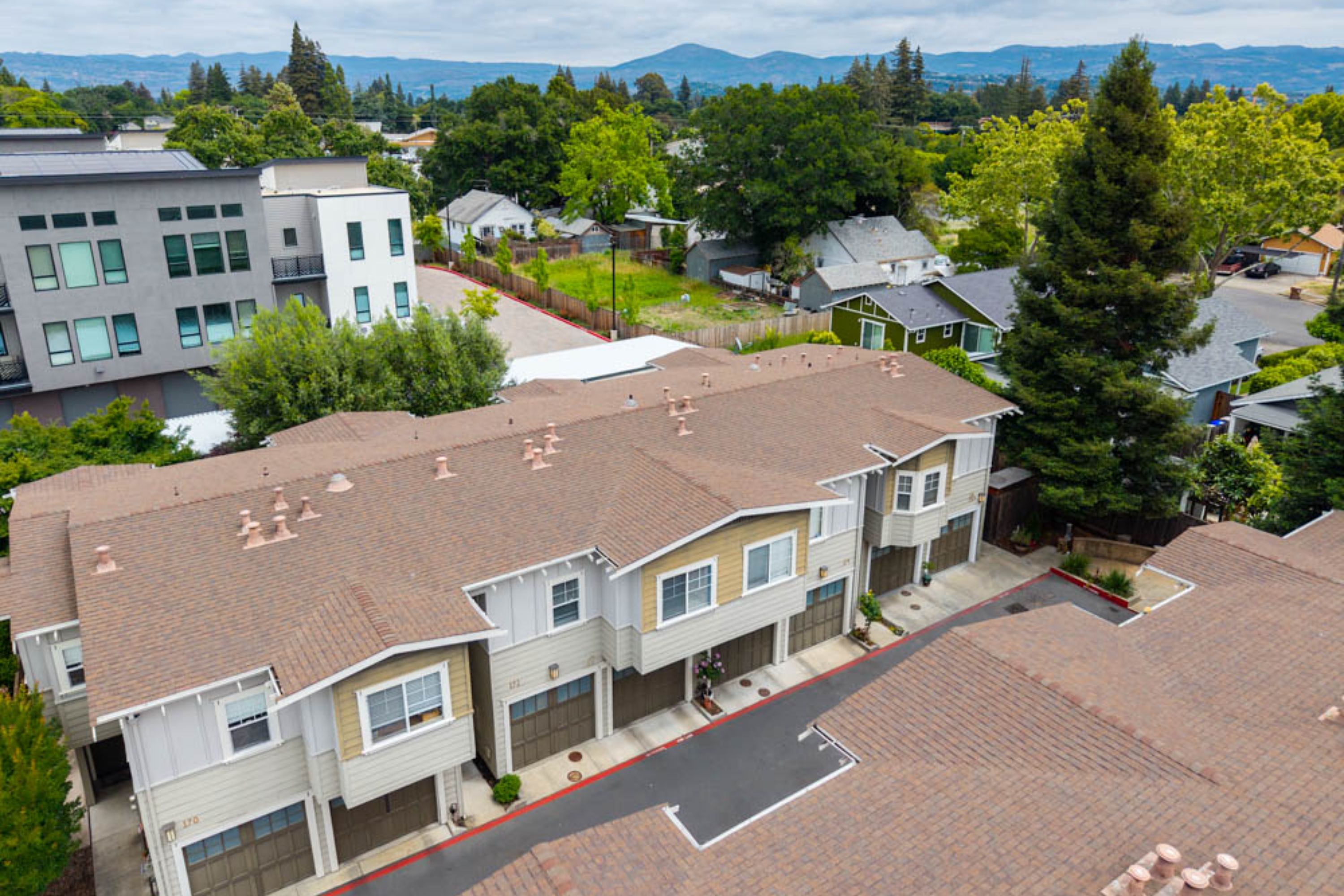  Rare Opportunity in Valley Oak Villas - 物件實景