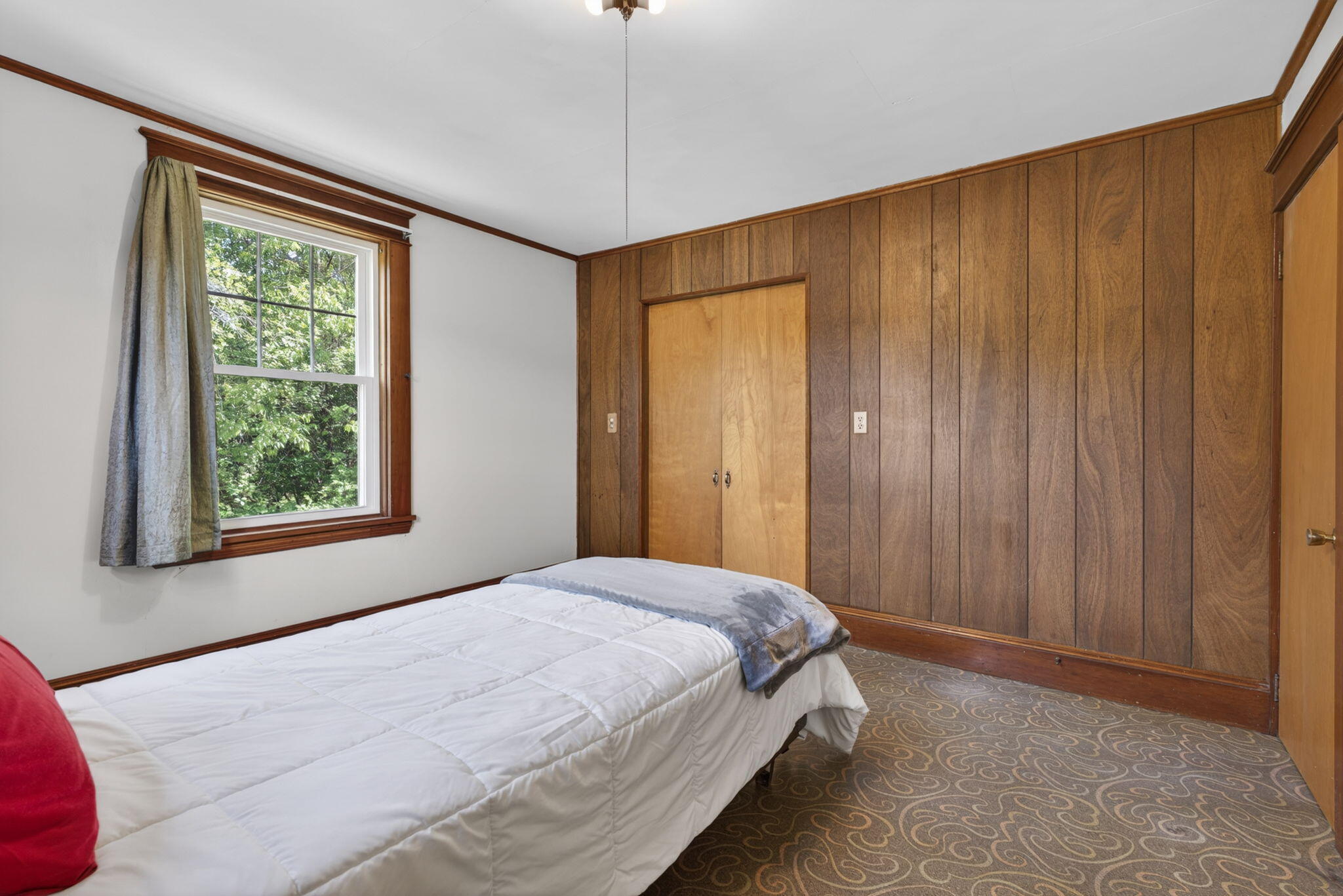 Kennebunk, Maine, 04043, United States, 3 Bedrooms Bedrooms, ,2 BathroomsBathrooms,Residential,For Sale,2048966