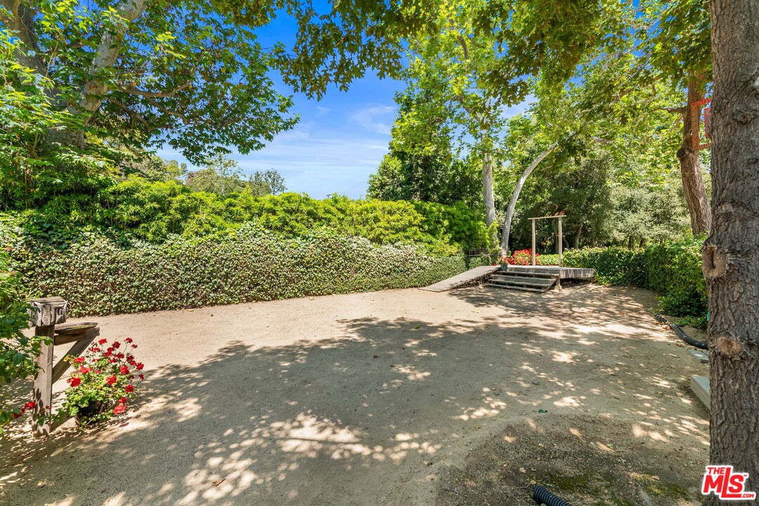 Los Angeles, California, 90049, United States, 4 Bedrooms Bedrooms, ,3 BathroomsBathrooms,Residential,For Sale,1805852