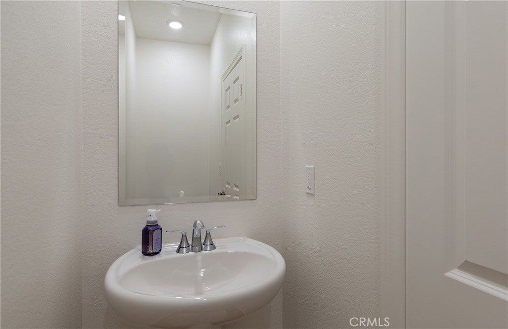 Riverside, California, 92507, United States, 4 Bedrooms Bedrooms, ,3 BathroomsBathrooms,Residential,For Sale,1978411