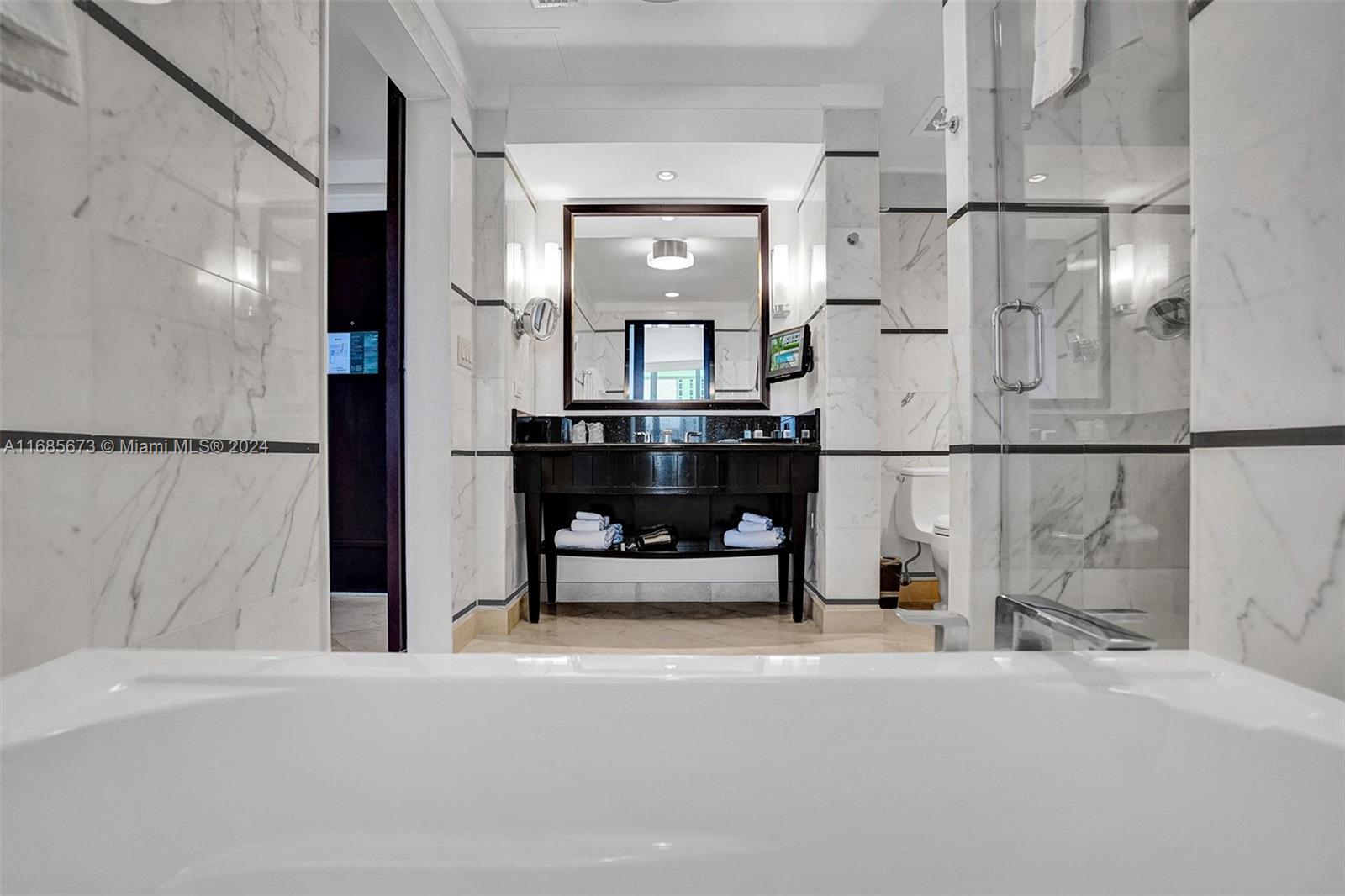 4391 Collins Ave Unit 915, Miami Beach, Florida, 33140, United States, ,1 BathroomBathrooms,Residential,For Sale,4391 Collins Ave Unit 915,1651595