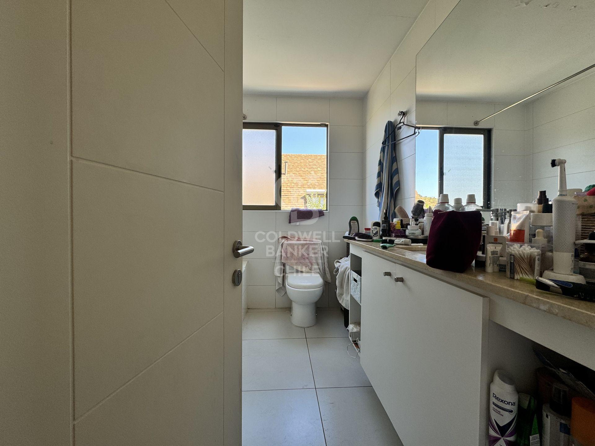 Lo Barnechea, Chile, 6 Bedrooms Bedrooms, ,4 BathroomsBathrooms,Residential,For Sale,1948716