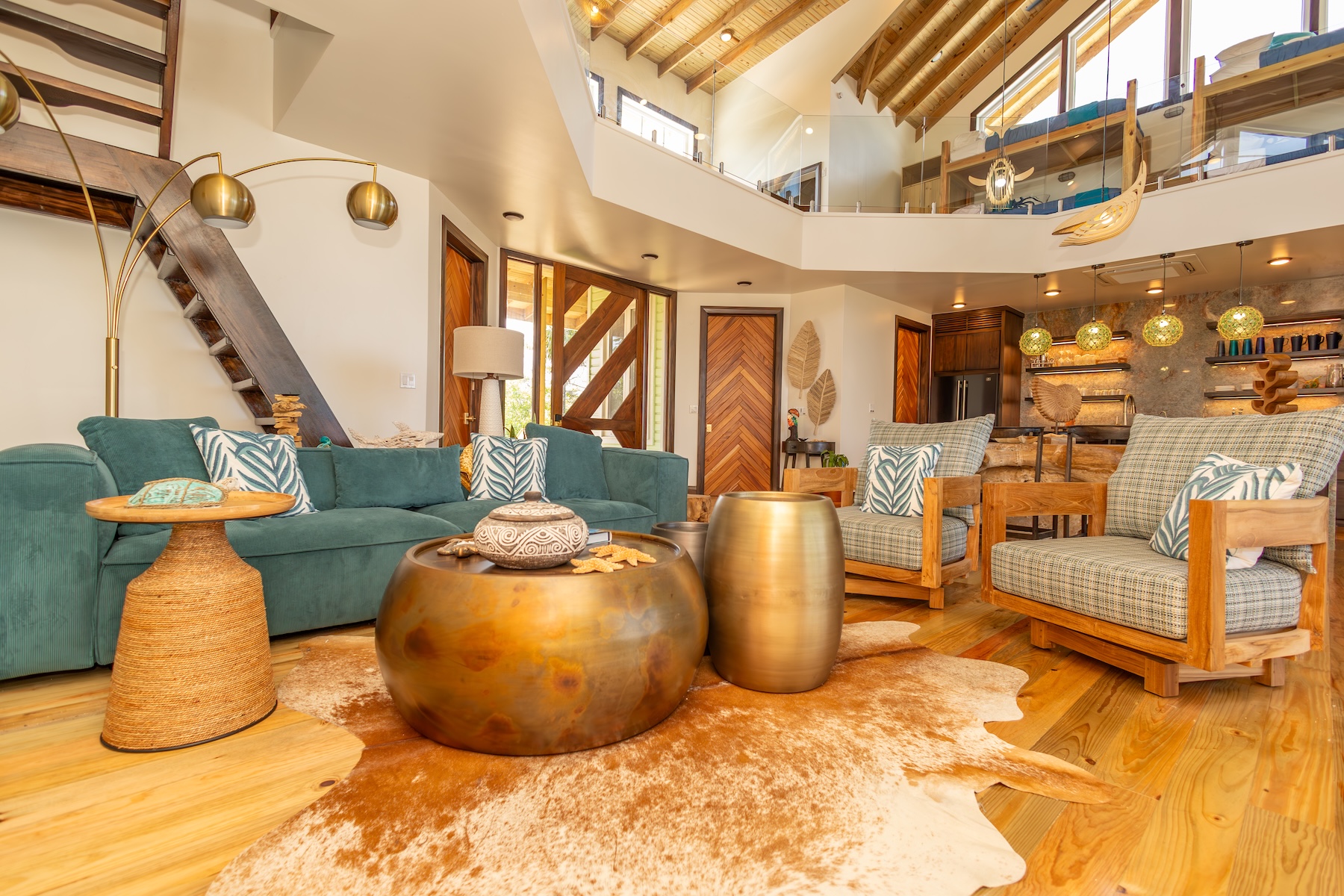 Unique Luxury Beachfront Home In A Milton Bight Community, Roatan ...