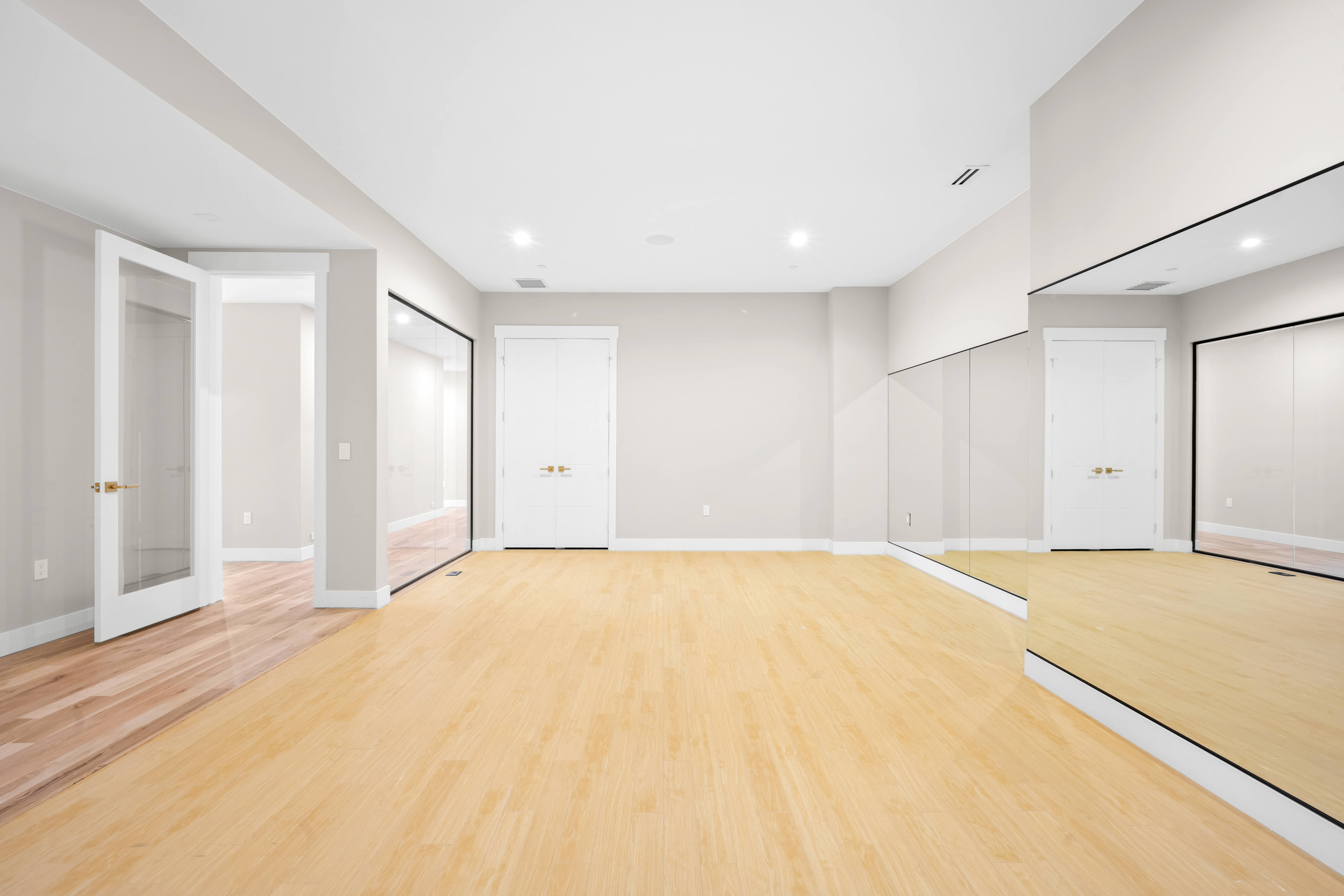  JUST FINISHED THIS YEAR Beautiful mountain estate- 10,521 finished square feet - 物件實景