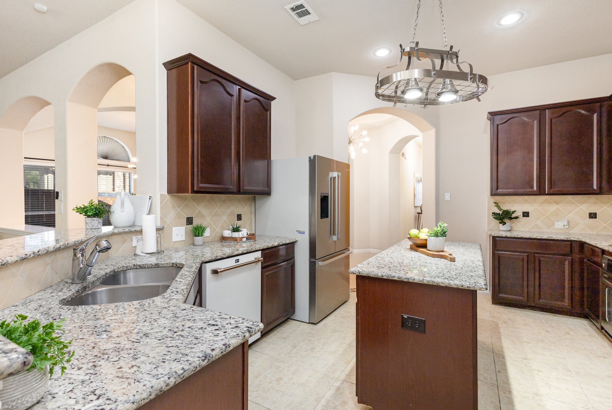 Roanoke, Texas, 76262, United States, 4 Bedrooms Bedrooms, ,3 BathroomsBathrooms,Residential,For Sale,1963102