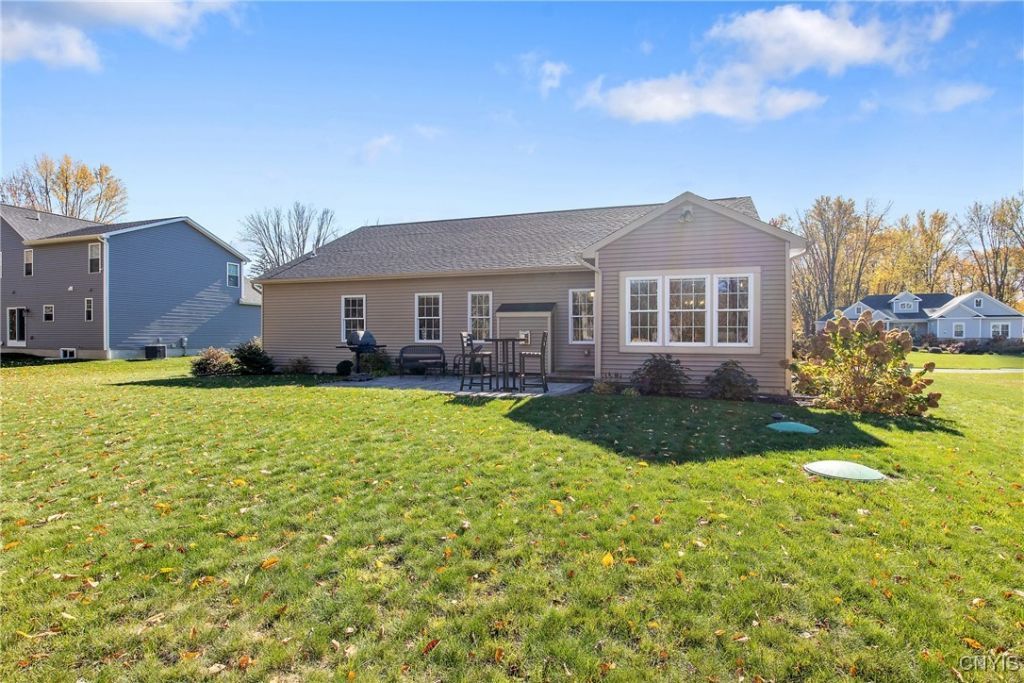 Liverpool, New York, 13090, United States, 3 Bedrooms Bedrooms, ,2 BathroomsBathrooms,Residential,For Sale,1972941