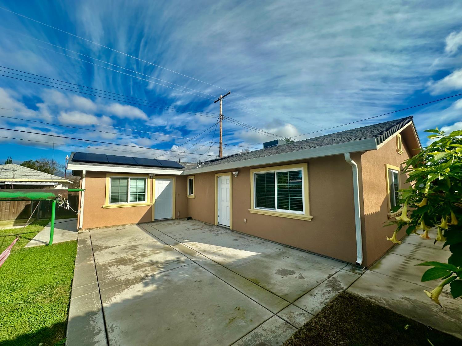 Lodi, California, 95240, United States, 3 Bedrooms Bedrooms, ,2 BathroomsBathrooms,Residential,For Sale,2009722