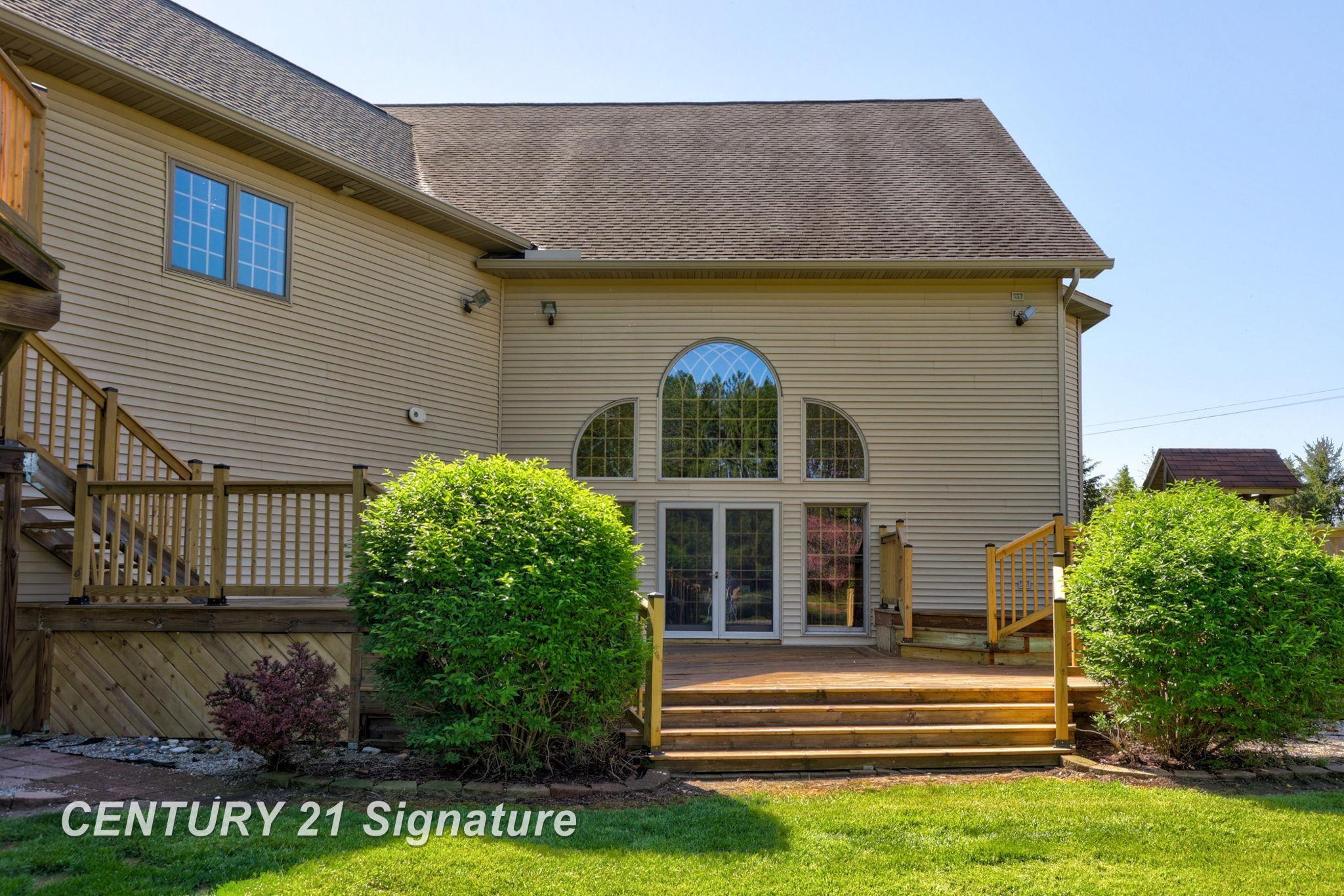 Hemlock, Michigan, 48626, United States, 6 Bedrooms Bedrooms, ,5 BathroomsBathrooms,Residential,For Sale,1984080