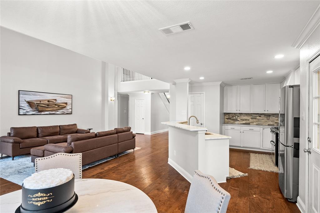 Denton, Texas, 76210, United States, 5 Bedrooms Bedrooms, ,3 BathroomsBathrooms,Residential,For Sale,1972740