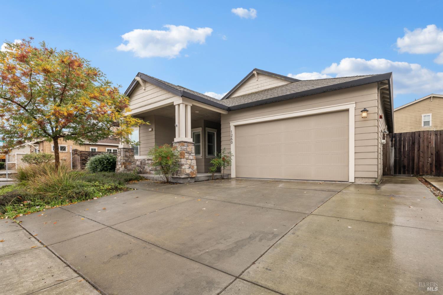 Santa Rosa, California, 95407, United States, 3 Bedrooms Bedrooms, ,2 BathroomsBathrooms,Residential,For Sale,1988541