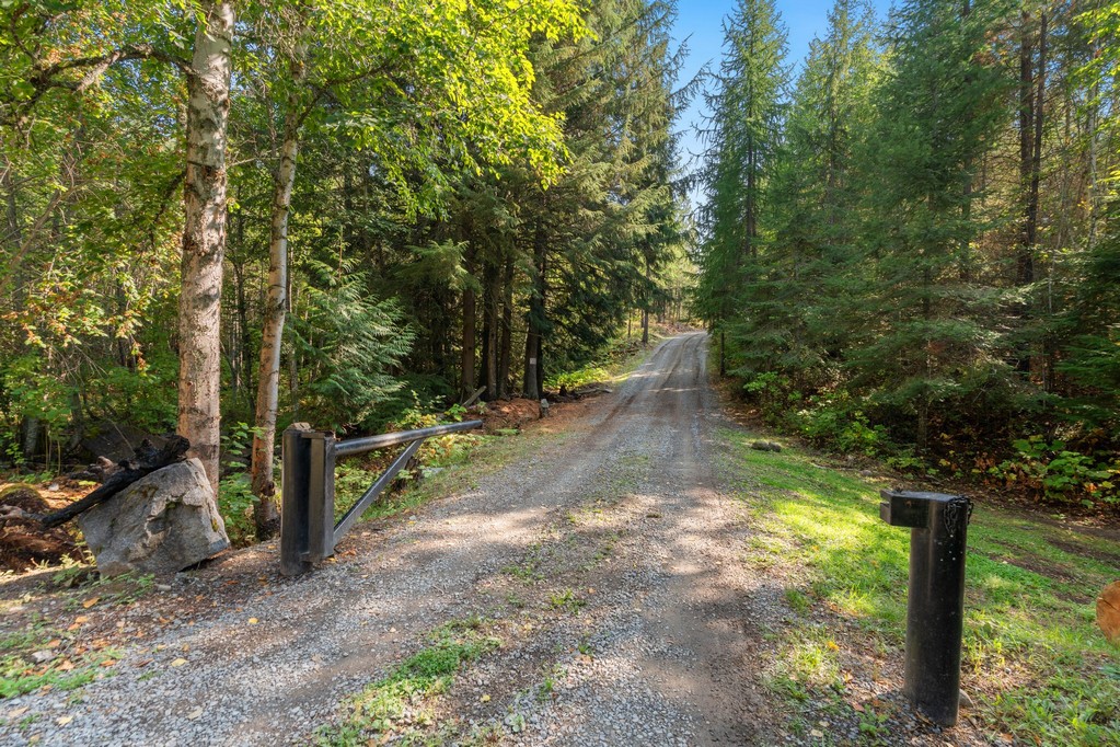 Bonners Ferry, Idaho, 83805, United States, 3 Bedrooms Bedrooms, ,4 BathroomsBathrooms,Residential,For Sale,1984473