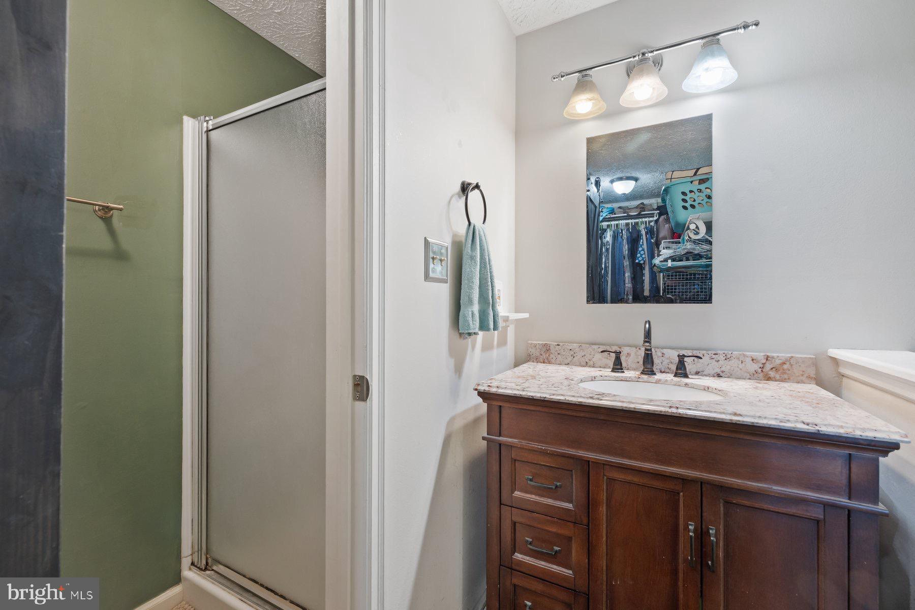 Centreville, Virginia, 20121, United States, 3 Bedrooms Bedrooms, ,4 BathroomsBathrooms,Residential,For Sale,1974352