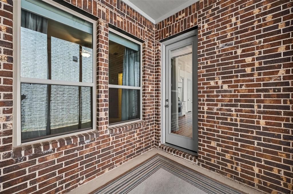 Arlington, Texas, 76005, United States, 4 Bedrooms Bedrooms, ,4 BathroomsBathrooms,Residential,For Sale,1963930