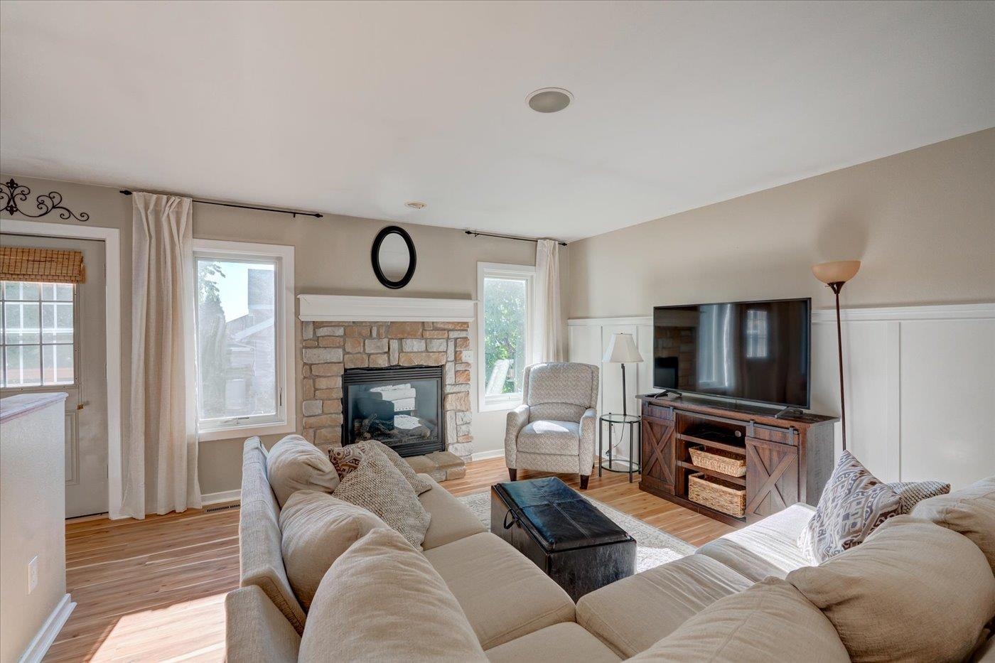 Sun Prairie, Wisconsin, 53590-4332, United States, 4 Bedrooms Bedrooms, ,3 BathroomsBathrooms,Residential,For Sale,1935966