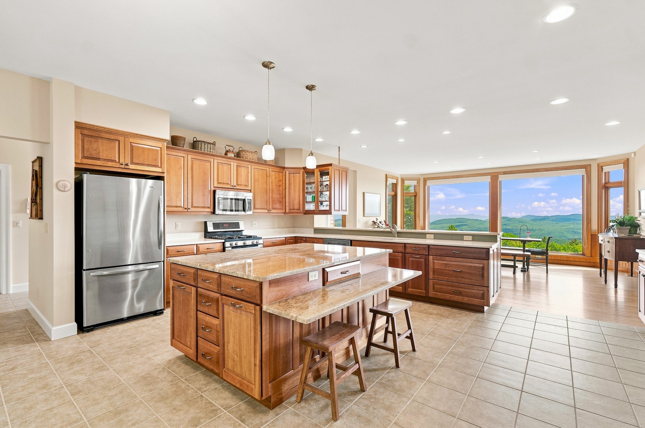  328 Hurricane Mountain Lane, Elizabethtown, NY, 12932 - 物件實景