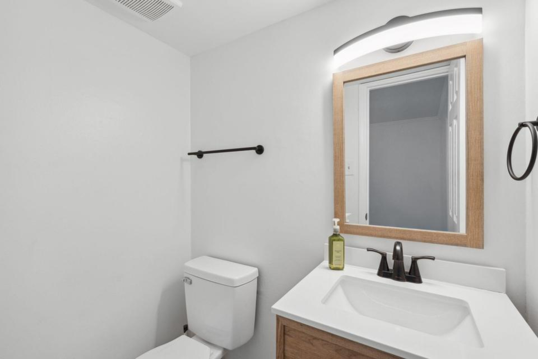  415 Parkdale Drive 8E - 物件實景