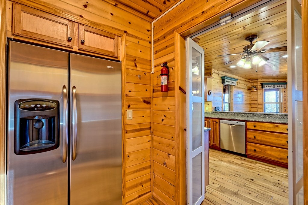 Young Harris, Georgia, 30582, United States, 4 Bedrooms Bedrooms, ,5 BathroomsBathrooms,Residential,For Sale,1987920