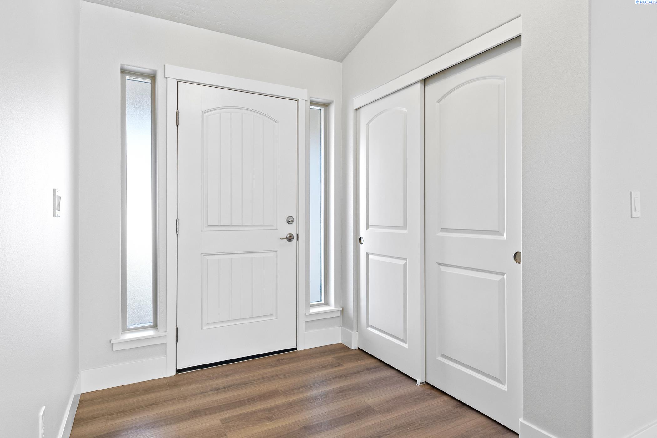 Kennewick, Washington, 99338, United States, 3 Bedrooms Bedrooms, ,1 BathroomBathrooms,Residential,For Sale,1969367