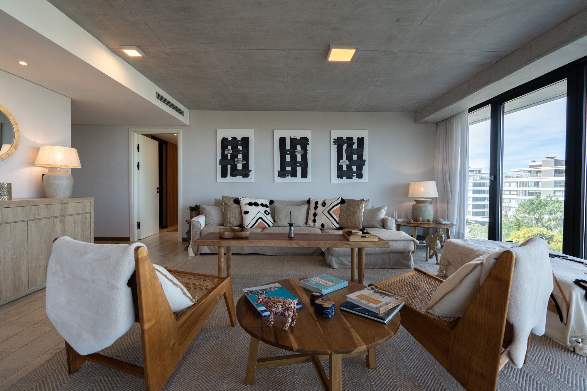  Unit for sale in the renowned Surfside Village1 tower - 物件實景