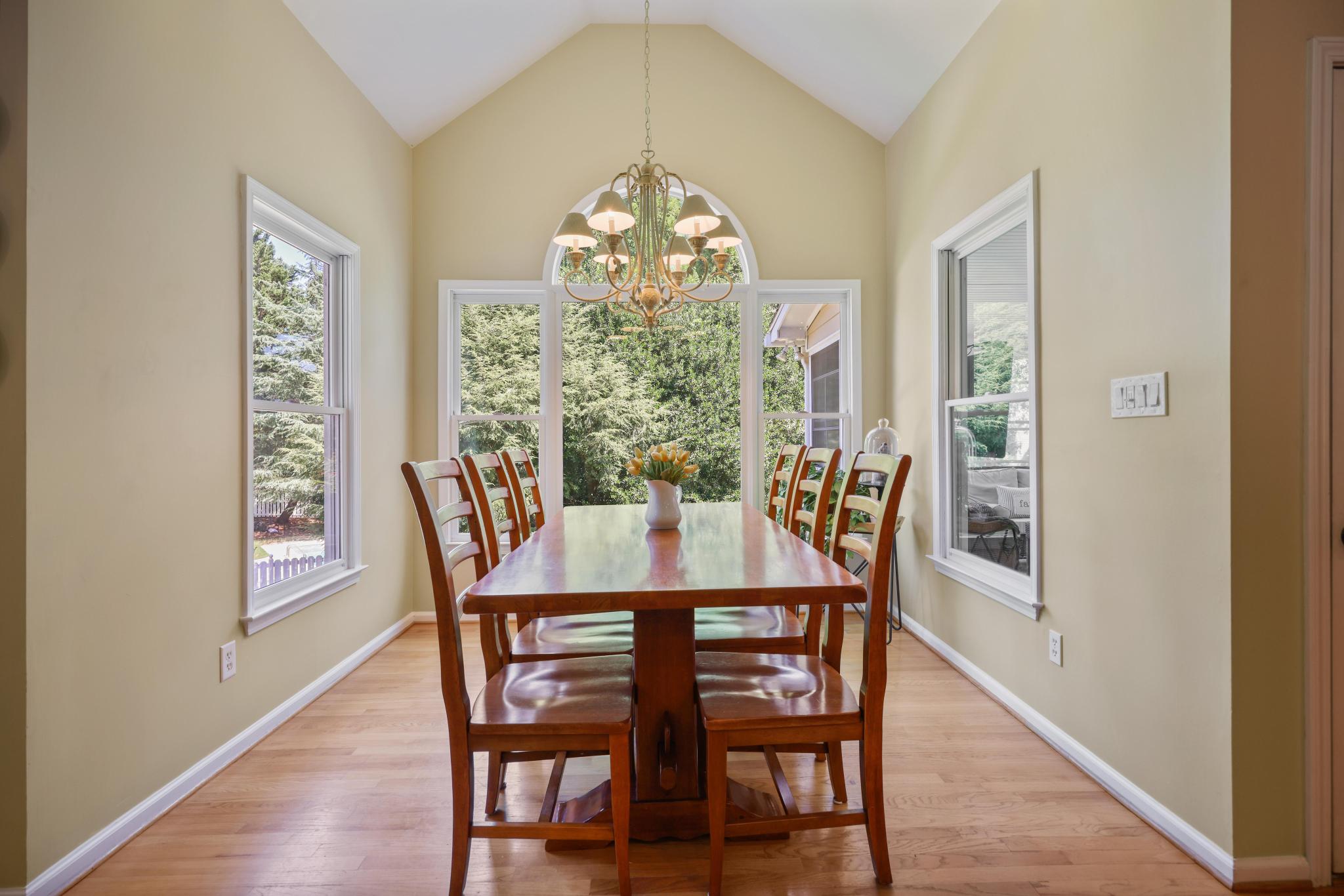  Beautifully Maintained Home in Established Burnt Hickory Pointe - 物件實景