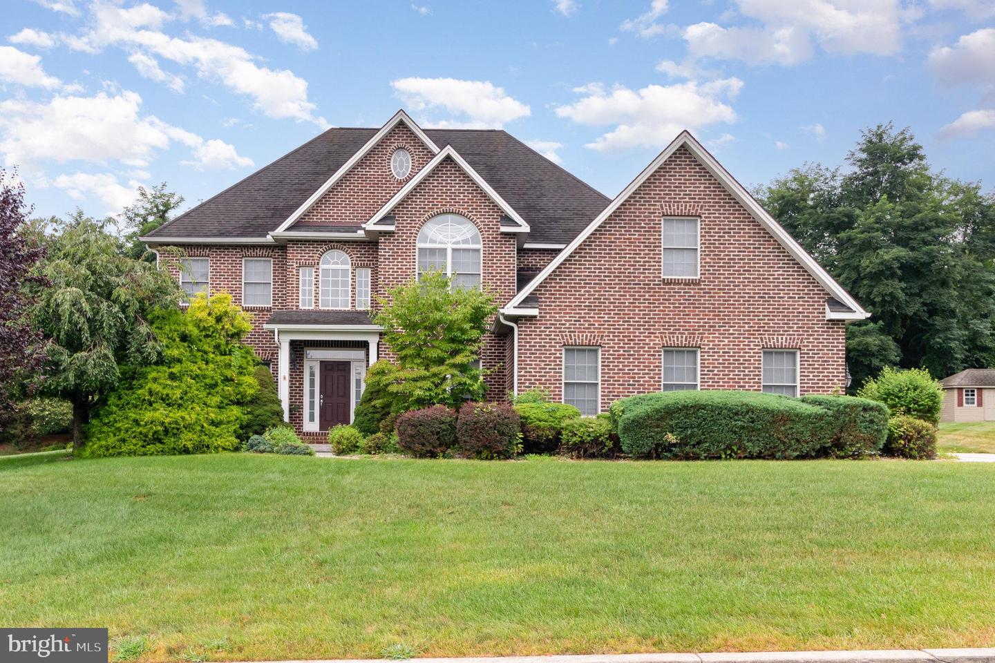 Mechanicsburg, Pennsylvania, 17055, United States, 5 Bedrooms Bedrooms, ,5 BathroomsBathrooms,Residential,For Sale,1926512