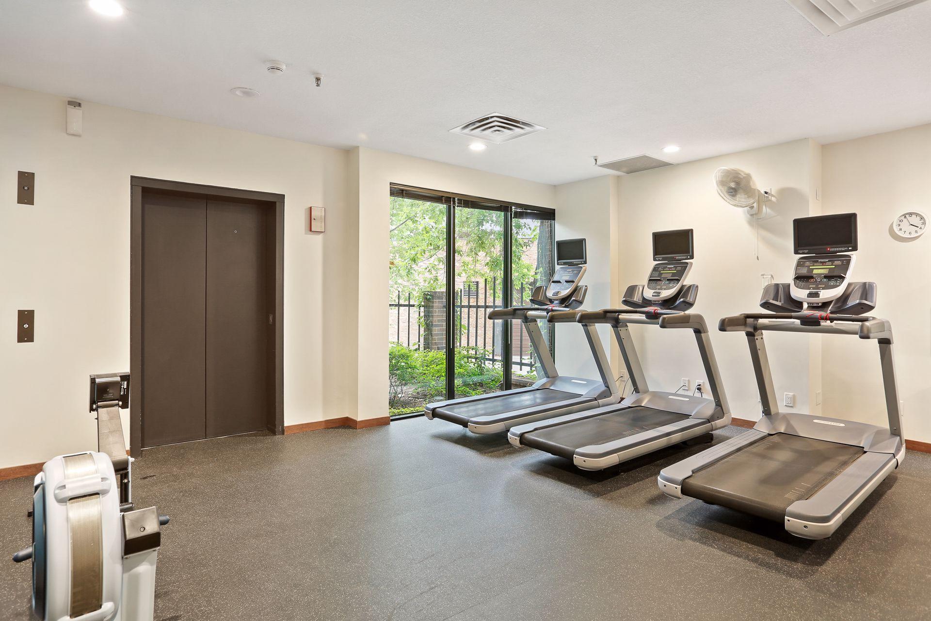 Minneapolis, Minnesota, 55403, United States, 2 Bedrooms Bedrooms, ,1 BathroomBathrooms,Residential,For Sale,1829145