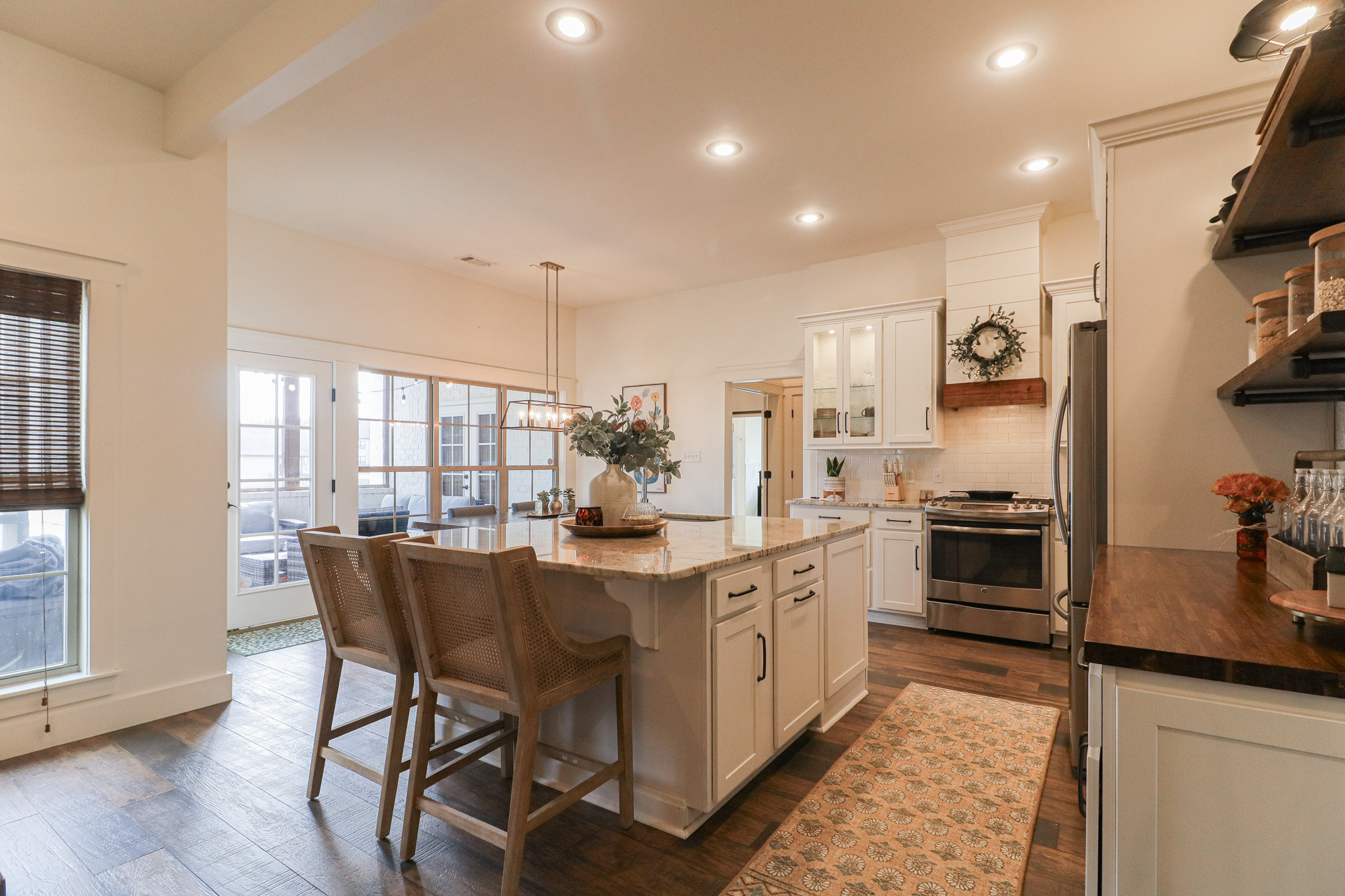 Jonesboro, Arkansas, 72404, United States, 5 Bedrooms Bedrooms, ,4 BathroomsBathrooms,Residential,For Sale,1993418