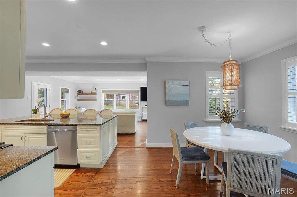 Warson Woods, Missouri, 63122, United States, 4 Bedrooms Bedrooms, ,3 BathroomsBathrooms,Residential,For Sale,1987966