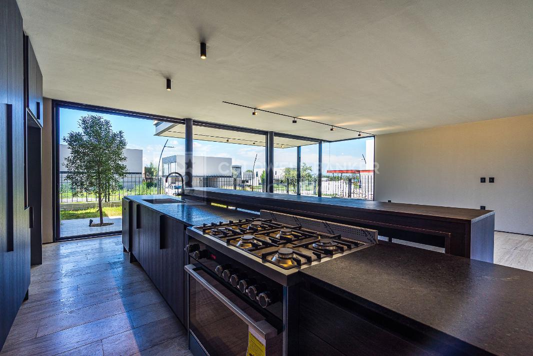 Av. de Los Santos, Querétaro, Querétaro, 76146, Mexico, 4 Bedrooms Bedrooms, ,4 BathroomsBathrooms,Residential,For Sale,Av. de Los Santos,1609540