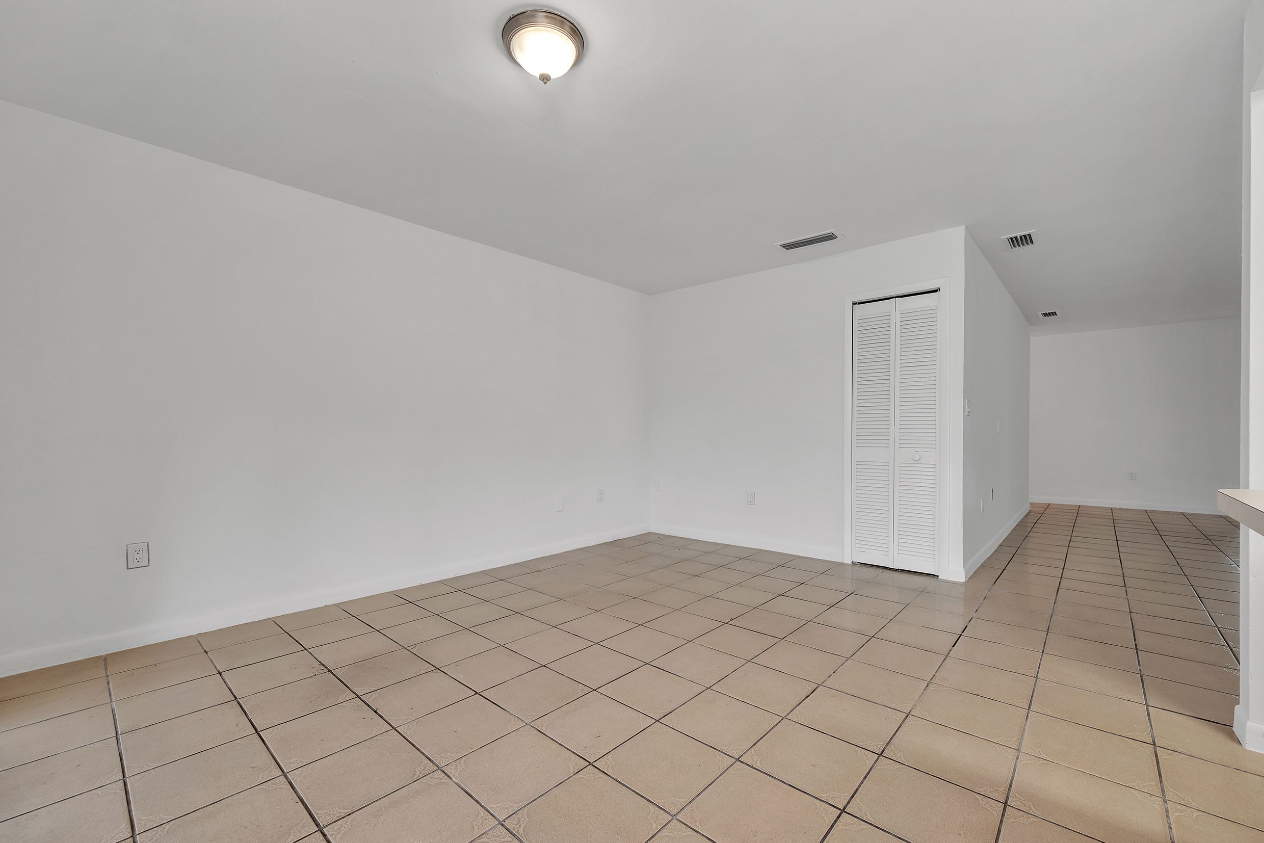  23 NW 109th Ave, Miami, FL, 33172 - 物件實景