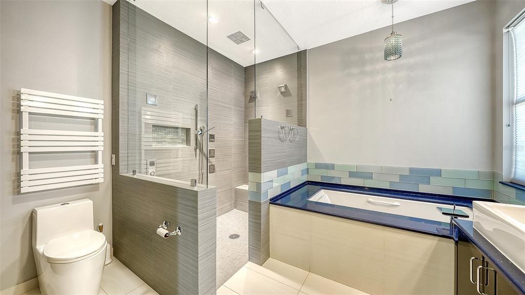 Sarasota, Florida, 34243, United States, 3 Bedrooms Bedrooms, ,2 BathroomsBathrooms,Residential,For Sale,1998856