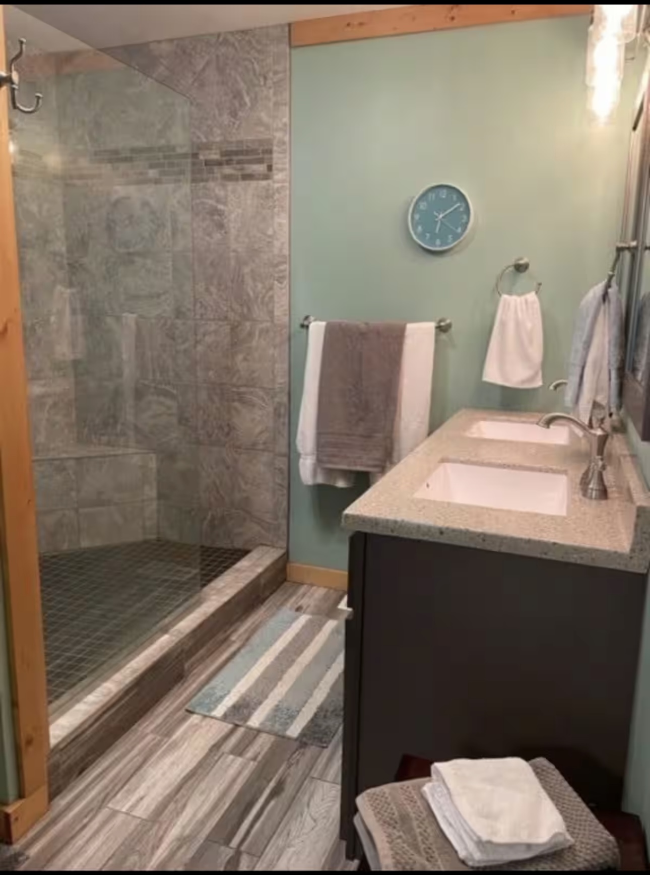 Gatlinburg, Tennessee, 37738, United States, 4 Bedrooms Bedrooms, ,2 BathroomsBathrooms,Residential,For Sale,2005495