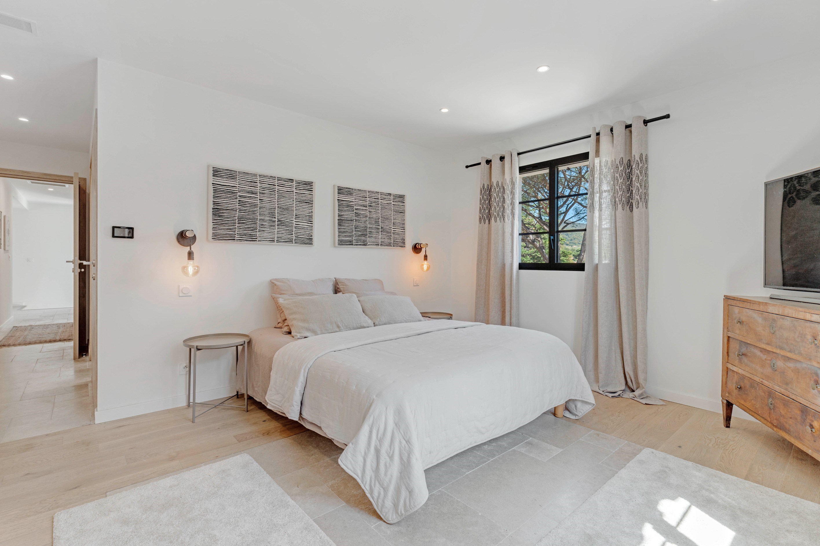  Gulf of Saint Tropez, renovated 300 sqm villa with six en suite bedrooms and po… - 物件實景