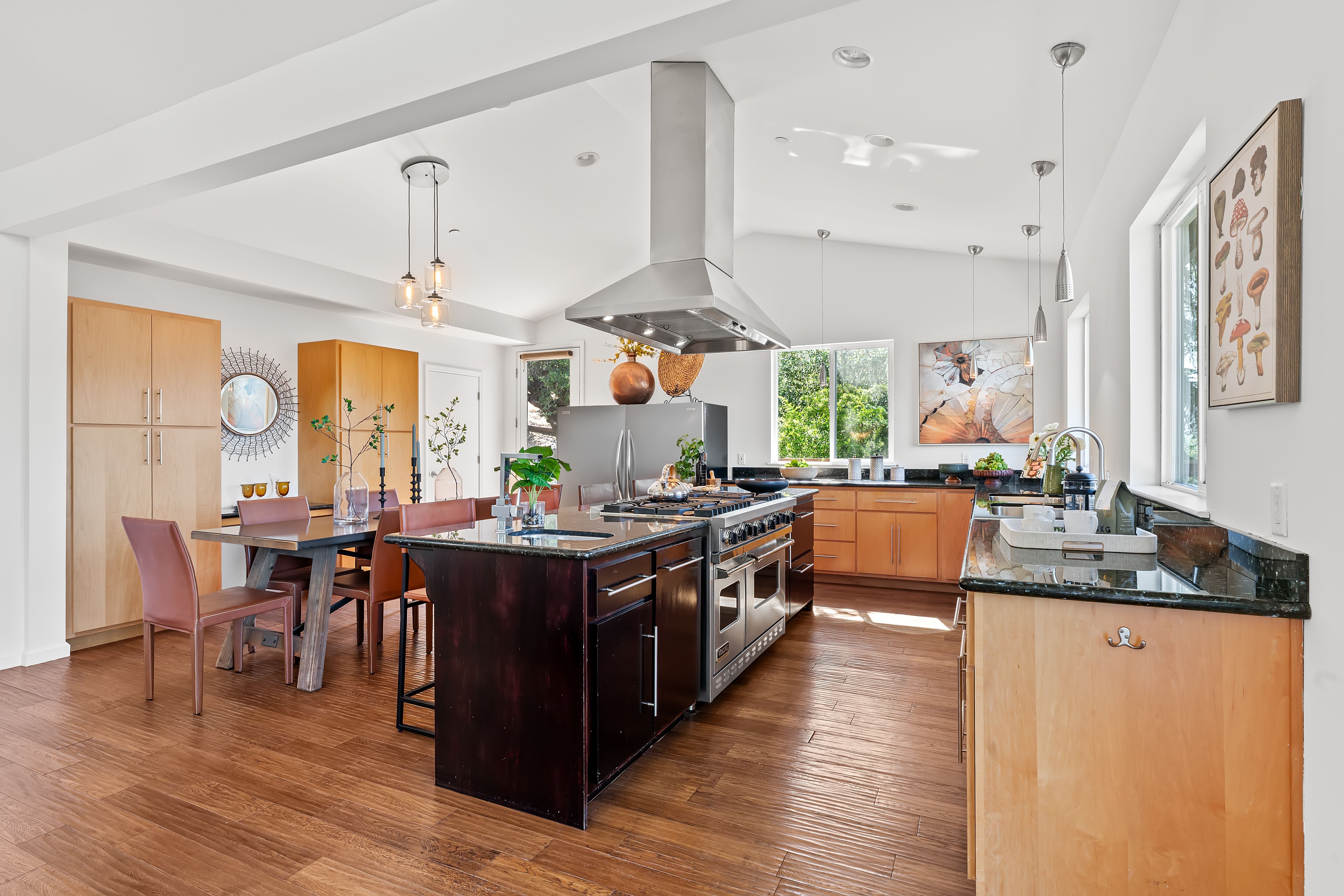  Exceptional Estate Perched On Over 11± Private Acres - 物件實景