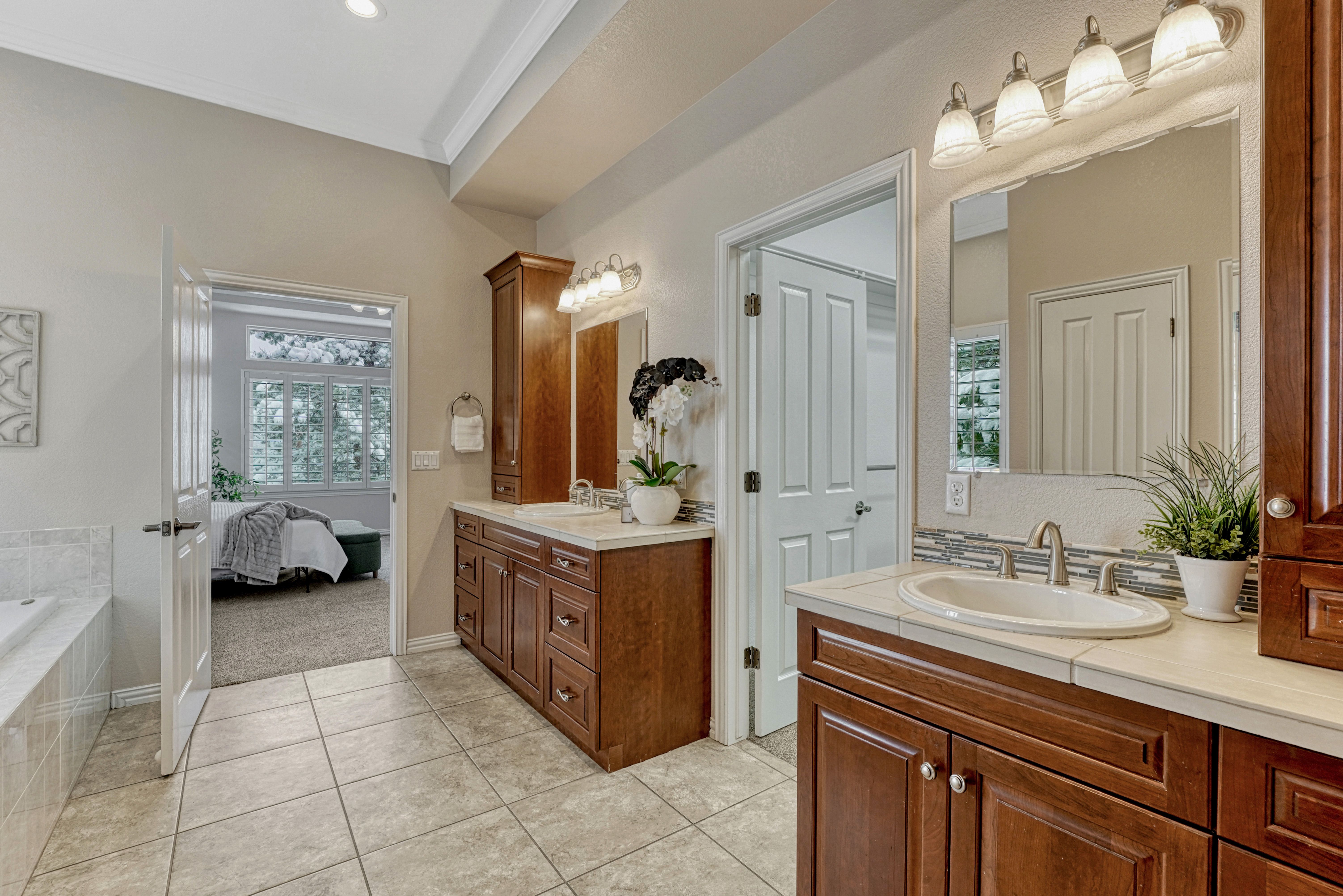  Forest Park Ranch Home with Golf Course Views - 物件實景
