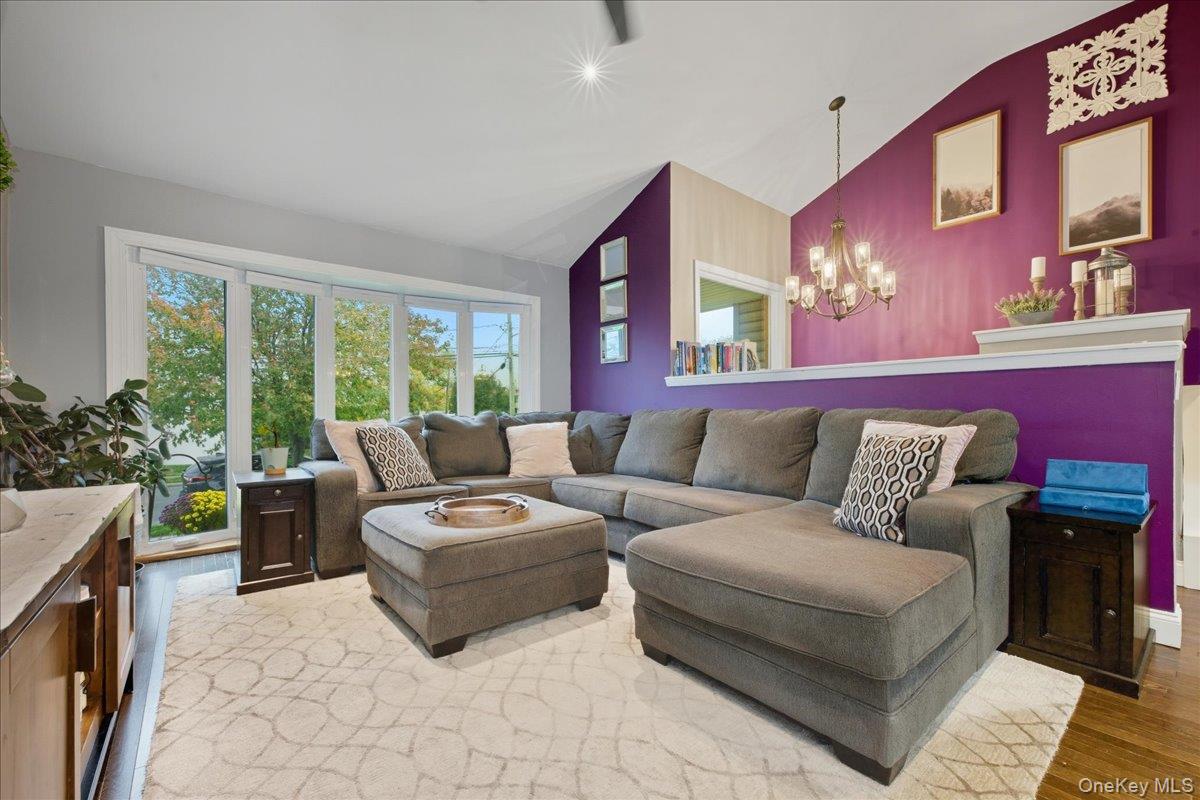 Merrick, New York, 11566, United States, 3 Bedrooms Bedrooms, ,3 BathroomsBathrooms,Residential,For Sale,1986518