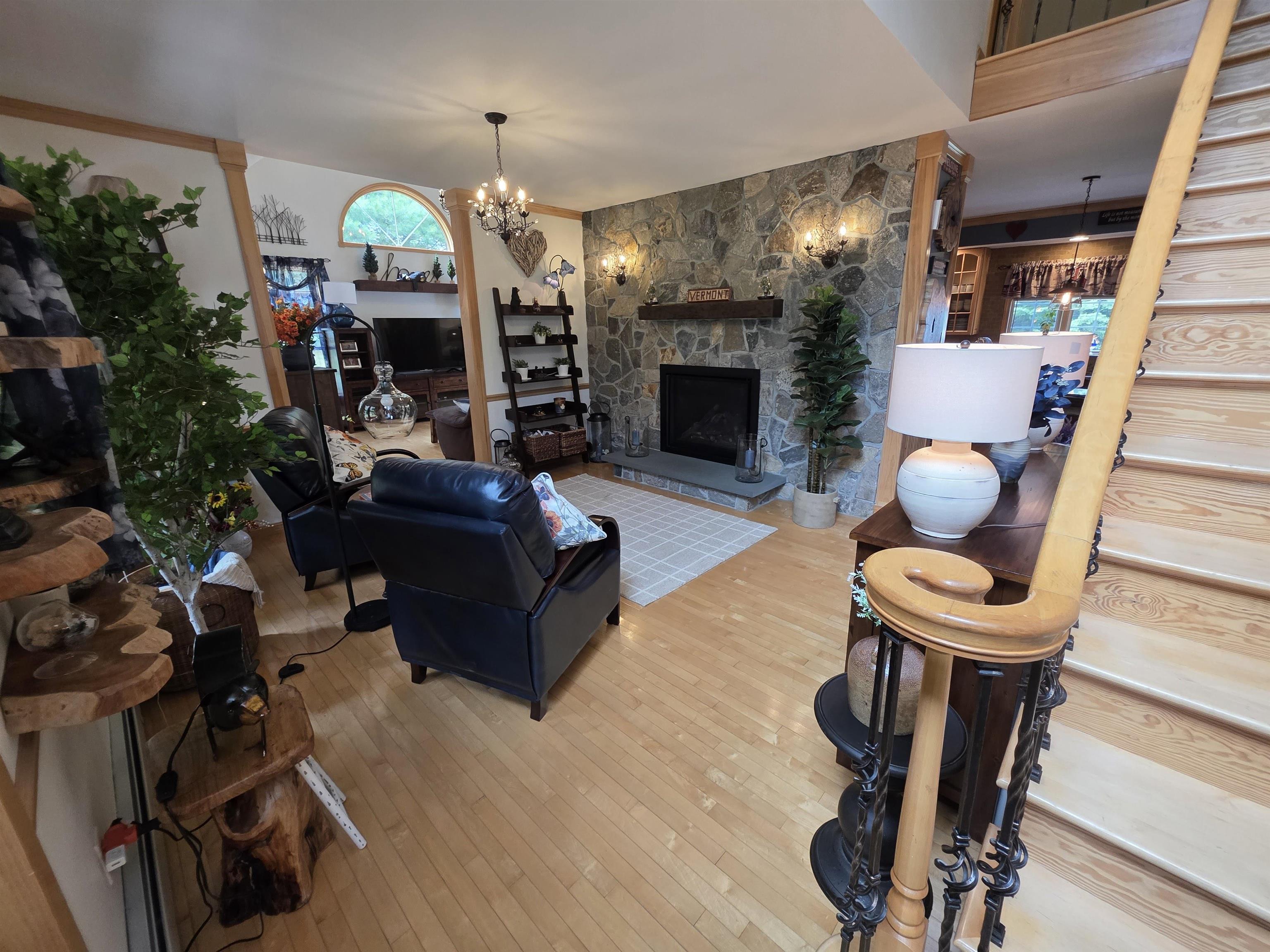 Colchester, Vermont, 05446, United States, 4 Bedrooms Bedrooms, ,3 BathroomsBathrooms,Residential,For Sale,1895144
